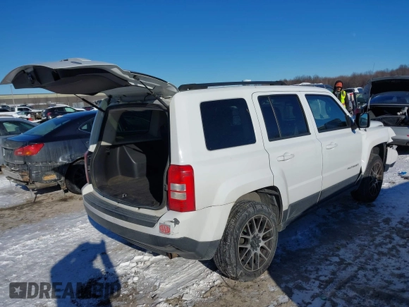 2015 Jeep Patriot High Altitude with VIN 1C4NJRAB4FD381232, listed as a IAAI auction lot 41289384 with 121,581 mi miles and . Bid and sale history available at DreamBid. Image 4.