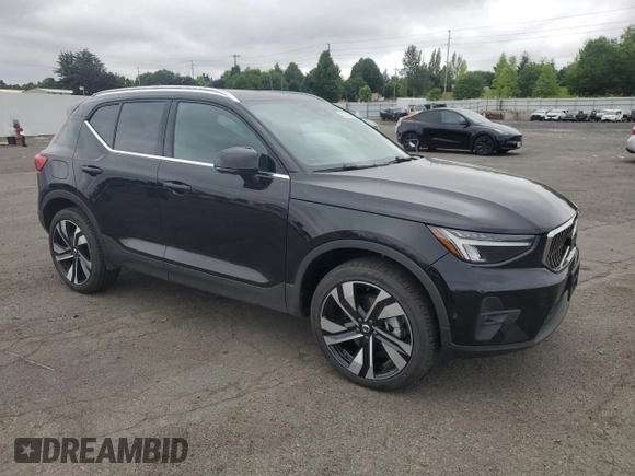 2025 Volvo XC40 Plus Bright Theme with VIN YV4L12UE8S2505476, listed as a Copart auction lot 59005825 with 2,886 mi miles and Clean title. Bid and sale history available at DreamBid. Image 4.