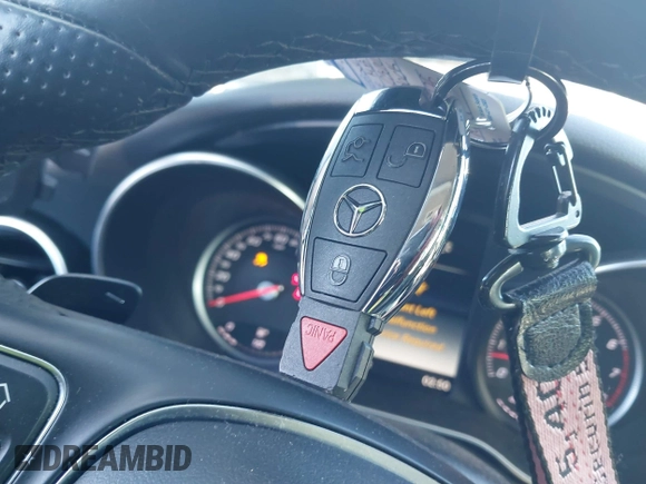 2015 Mercedes-Benz C-Class C 300 Luxury with VIN 55SWF4KB1FU063728, listed as a IAAI auction lot 41280726 with 27,010 mi miles. Bid and sale history available at carsss.com. Image 11.