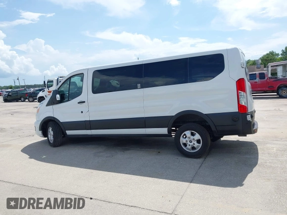 2020 Ford Transit Passenger XL z VIN 1FBAX2Y88LKA32505, wystawiony jako IAAI lot #42480103 z przebiegiem 80 204 mil mil oraz . Historia ofert i sprzedaży dostępna na DreamBid. Obrazek 15.