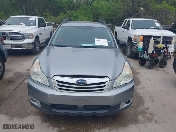 2011 Subaru Outback 2.5i with VIN 4S4BRCAC0B3386313, listed as a IAAI auction lot 41941576 with 170,255 mi miles. Bid and sale history available at carsss.com. Image 6.