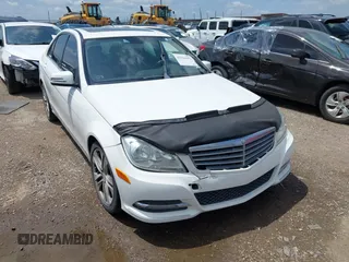 2013 Mercedes-Benz C 300 Sport с VIN WDDGF8AB1DR248695, выставлен на аукционе IAAI как лот 42516492 с пробегом 155 429 миль миль и . История ставок и продаж доступна на DreamBid. Изображение 1.
