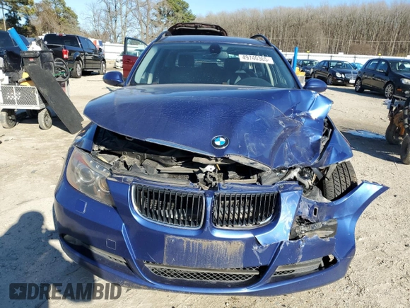 2007 BMW 3 Series 328xi with VIN WBAVT73507FZ35424, listed as a Copart auction lot 49740365 with 151,039 mi miles and Clean title. Bid and sale history available at DreamBid. Image 5.