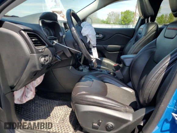 2019 Jeep Cherokee Trailhawk z VIN 1C4PJMBX2KD341540, wystawiony jako Copart lot #55656625 z przebiegiem 88 128 mil mil oraz Szkoda całkowita • Salvage title. Historia ofert i sprzedaży dostępna na DreamBid. Obrazek 7.