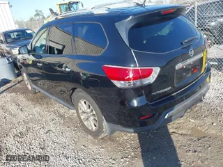 2014 Nissan Pathfinder SV with VIN 5N1AR2MN4EC704490, listed as a IAAI auction lot 41453742 with 180,951 mi miles. Bid and sale history available at carsss.com. Image 3.