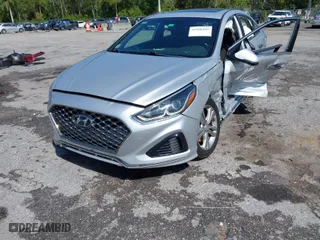 2019 Hyundai Sonata Sport with VIN 5NPE34AF1KH816034, listed as a IAAI auction lot 41886886 with 191,247 mi miles. Bid and sale history available at carsss.com. Image 6.