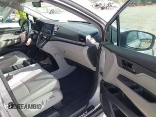 2020 Honda Odyssey EX-L with VIN 5FNRL6H72LB055672, listed as a IAAI auction lot 41586663 with 47,037 mi miles and . Bid and sale history available at carsss.com. Image 5.