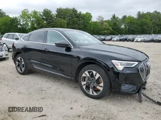 2022 Audi e-tron Sportback S line Premium Plus z VIN WA12AAGE7NB007093, wystawiony jako Copart lot #57248545 z przebiegiem 21 275 mil mil oraz Szkoda całkowita • Salvage title. Historia ofert i sprzedaży dostępna na DreamBid. Obrazek 4.