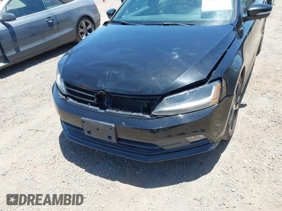 2018 Volkswagen Jetta SE Sport with VIN 3VWD17AJ2JM255162, listed as a IAAI auction lot 42506390 with 111,186 mi miles and . Bid and sale history available at DreamBid. Image 6.