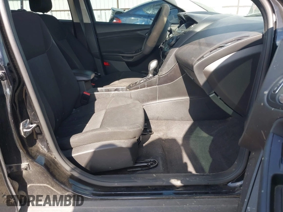 2018 Ford Focus SE z VIN 1FADP3F20JL288437, wystawiony jako IAAI lot #42278885 z przebiegiem 132 504 mil mil oraz . Historia ofert i sprzedaży dostępna na DreamBid. Obrazek 5.