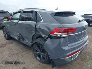 2022 Volkswagen Atlas SEL R-Line z VIN 1V2SE2CA2NC208363, wystawiony jako IAAI lot #41850237 z przebiegiem 38 867 mil mil oraz . Historia ofert i sprzedaży dostępna na DreamBid. Obrazek 3.