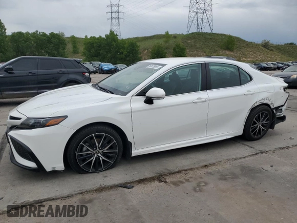 2023 Toyota Camry SE z VIN 4T1G11AK2PU722215, wystawiony jako Copart lot #58623895 z przebiegiem 39 968 mil mil oraz Szkoda całkowita • Salvage title. Historia ofert i sprzedaży dostępna na DreamBid. Obrazek 1.