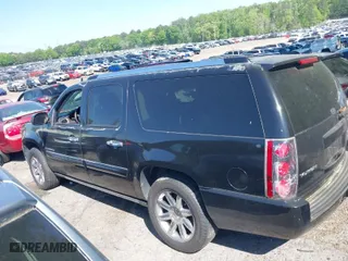 2008 GMC Yukon XL Denali with VIN 1GKFK66888J141543, listed as a IAAI auction lot 41998054 with 253,957 mi miles. Bid and sale history available at carsss.com. Image 14.