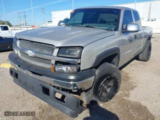 2004 Chevrolet Silverado 1500 Work Truck with VIN 2GCEC19V841321618, listed as a IAAI auction lot 41007828 with 208,620 mi miles. Bid and sale history available at carsss.com. Image 6.