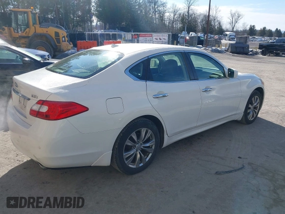 2013 Infiniti M z VIN JN1BY1AR6DM602021, wystawiony jako IAAI lot #41397484 z przebiegiem 226 584 mil mil oraz . Historia ofert i sprzedaży dostępna na DreamBid. Obrazek 4.