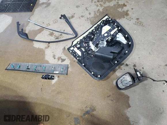 2017 Jeep Cherokee Limited с VIN 1C4PJMDS2HW611557, выставлен на аукционе Copart как лот 46157495 с пробегом 71 166 миль миль и Списание • Salvage title. История ставок и продаж доступна на DreamBid. Изображение 13.