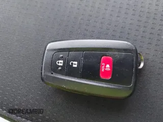 2019 Toyota Prius L Eco z VIN JTDKARFU8K3081187, wystawiony jako IAAI lot #41771346 z przebiegiem 64 864 mil mil oraz . Historia ofert i sprzedaży dostępna na DreamBid. Obrazek 11.