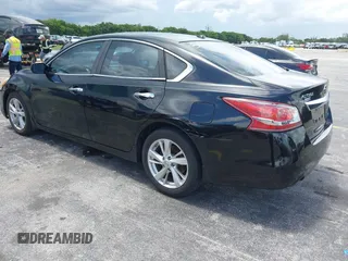2013 Nissan Altima SV with VIN 1N4AL3AP8DC137173, listed as a IAAI auction lot 42716255 with 121,387 mi miles and . Bid and sale history available at DreamBid. Image 3.
