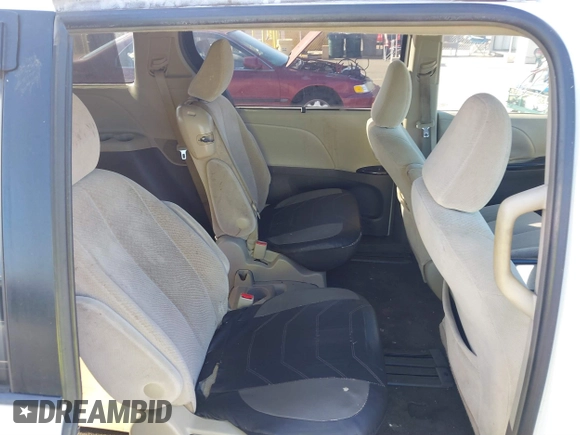 2011 Toyota Sienna LE AAS with VIN 5TDKK3DC3BS086073, listed as a IAAI auction lot 41637136 with 257,615 mi miles. Bid and sale history available at carsss.com. Image 8.