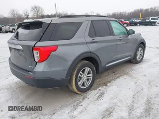 2024 Ford Explorer XLT with VIN 1FMSK8DH8RGA37881, listed as a IAAI auction lot 41187864 with 7,492 mi miles. Bid and sale history available at carsss.com. Image 4.