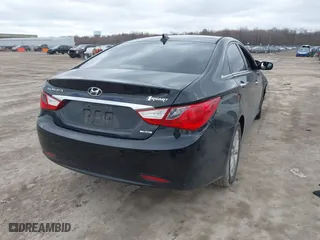 2013 Hyundai Sonata SE with VIN 5NPEC4AC6DH726709, listed as a IAAI auction lot 41967181 with 129,109 mi miles. Bid and sale history available at carsss.com. Image 4.