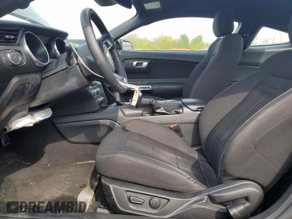 2022 Ford Mustang EcoBoost z VIN 1FA6P8TH6N5111321, wystawiony jako Copart lot #55021925 z przebiegiem 58 149 mil mil oraz Szkoda całkowita • Salvage title. Historia ofert i sprzedaży dostępna na DreamBid. Obrazek 7.