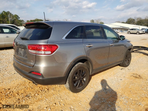 2017 Kia Sorento L with VIN 5XYPG4A35HG266100, listed as a Copart auction lot 47114545 with 164,163 mi miles and Salvage Title. Bid and sale history available at carsss.com. Image 3.