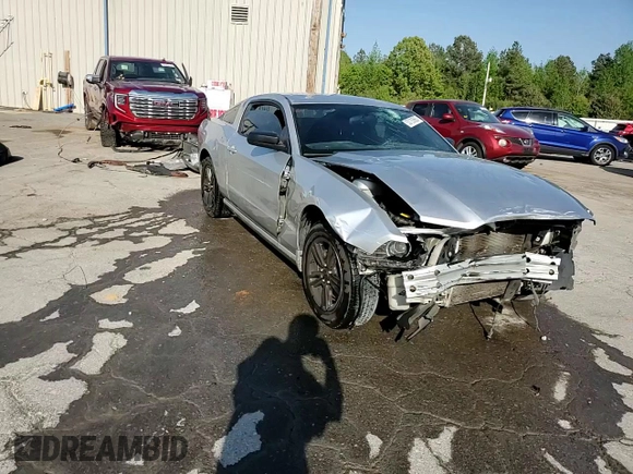 2014 Ford Mustang V6 with VIN 1ZVBP8AM7E5306060, listed as a Copart auction lot 53720565 with 130,024 mi miles and Salvage Title. Bid and sale history available at DreamBid. Image 13.