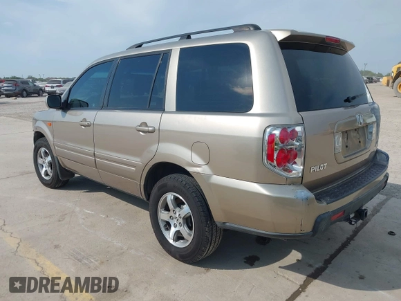 2006 Honda Pilot EX-L with VIN 5FNYF18586B028291, listed as a IAAI auction lot 42040904 with 217,038 mi miles and . Bid and sale history available at carsss.com. Image 3.