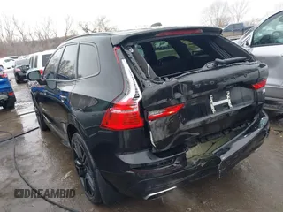 2019 Volvo XC60 R-Design with VIN LYV102RM9KB297622, listed as a IAAI auction lot 41582805 with 66,334 mi miles. Bid and sale history available at carsss.com. Image 3.