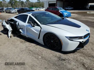 2019 BMW i8 z VIN WBY2Z4C51K7D47023, wystawiony jako Copart lot #45602375 z przebiegiem 65 868 mil mil oraz Szkody całkowita. Historia ofert i sprzedaży dostępna na DreamBid. Obrazek 4.