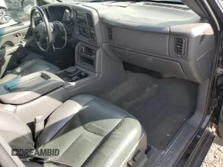 2004 Chevrolet Silverado SS z VIN 2GCEK19N141357847, wystawiony jako Copart lot #78312204 z przebiegiem Nie podano mil oraz Szkody całkowita. Historia ofert i sprzedaży dostępna na DreamBid. Obrazek 8.