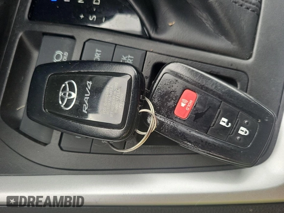 2022 Toyota RAV4 XLE with VIN 2T3P1RFV5NC282921, listed as a IAAI auction lot 42840420 with 43,470 mi miles and . Bid and sale history available at DreamBid. Image 7.