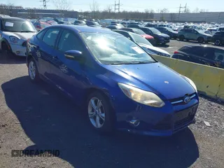 2012 Ford Focus SE with VIN 1FAHP3F27CL248182, listed as a IAAI auction lot 41875527 with 105,075 mi miles. Bid and sale history available at carsss.com. Image 1.