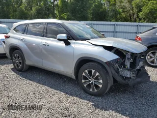 2020 Toyota Highlander XLE z VIN 5TDGZRAH6LS500727, wystawiony jako Copart lot #55618535 z przebiegiem 52 760 mil mil oraz Nie do naprawy • Non repairable. Historia ofert i sprzedaży dostępna na DreamBid. Obrazek 4.
