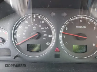 2004 Volvo S60 с VIN YV1RS61T742324600, выставлен на аукционе IAAI как лот 42418865 с пробегом 233 502 миль миль и . История ставок и продаж доступна на DreamBid. Изображение 7.