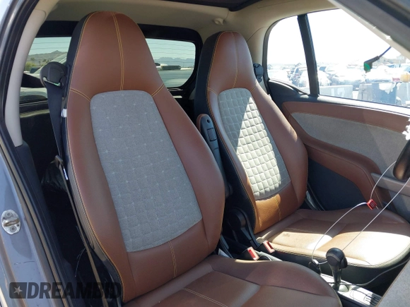 2014 Smart fortwo Pure с VIN WMEEJ3BA3EK741265, выставлен на аукционе IAAI как лот 42185357 с пробегом 56 753 миль миль и . История ставок и продаж доступна на DreamBid. Изображение 8.