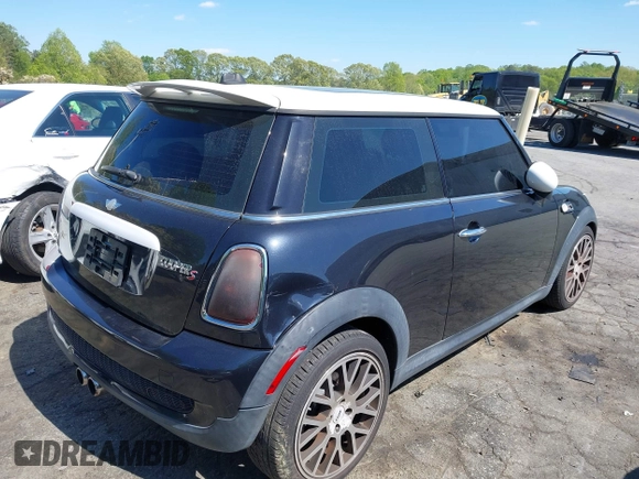 2009 MINI Hardtop S with VIN WMWMF73509TW82466, listed as a IAAI auction lot 42056740 with 113,755 mi miles and . Bid and sale history available at DreamBid. Image 4.