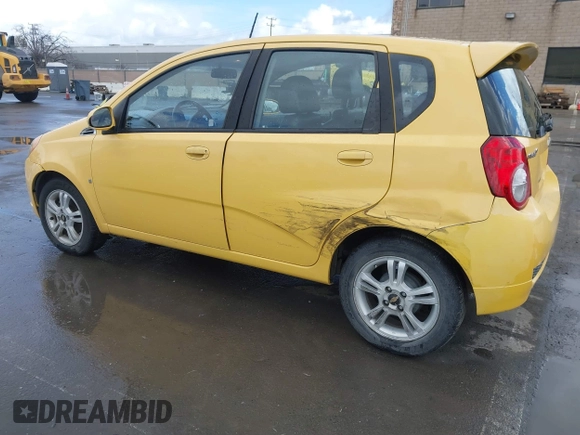2009 Chevrolet Aveo 2LT z VIN KL1TG66E89B621557, wystawiony jako IAAI lot #41813220 z przebiegiem 125 455 mil mil oraz . Historia ofert i sprzedaży dostępna na DreamBid. Obrazek 3.