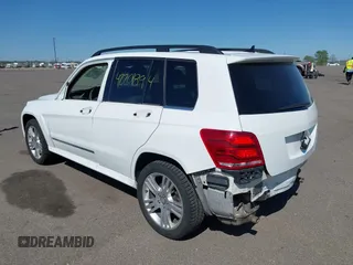 2015 Mercedes-Benz GLK 350 z VIN WDCGG8JBXFG374943, wystawiony jako IAAI lot #42201894 z przebiegiem 114 804 mil mil oraz . Historia ofert i sprzedaży dostępna na DreamBid. Obrazek 3.