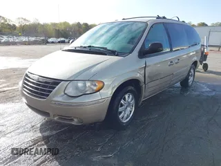 2005 Chrysler Town & Country Touring with VIN 2C4GP54L15R131849, listed as a IAAI auction lot 41933389 with 276,344 mi miles. Bid and sale history available at carsss.com. Image 17.
