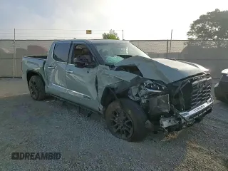 2024 Toyota Tundra 1794 Edition z VIN 5TFMC5DB9RX074071, wystawiony jako Copart lot #83177584 z przebiegiem Nie podano mil oraz Szkoda całkowita • Salvage title. Historia ofert i sprzedaży dostępna na DreamBid. Obrazek 11.