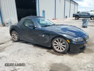 2008 BMW Z4 3.0si with VIN 4USBU53528LX85630, listed as a Copart auction lot 61742225 with 187,180 mi miles and Salvage title. Bid and sale history available at DreamBid. Image 4.