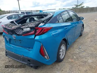 2017 Toyota Prius Plus z VIN JTDKARFP4H3067953, wystawiony jako IAAI lot #42211132 z przebiegiem 90 760 mil mil oraz . Historia ofert i sprzedaży dostępna na DreamBid. Obrazek 4.