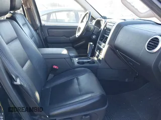 2007 Mercury Mountaineer z VIN 4M2EU47E67UJ01656, wystawiony jako IAAI lot #41263945 z przebiegiem 158 219 mil mil oraz . Historia ofert i sprzedaży dostępna na DreamBid. Obrazek 5.