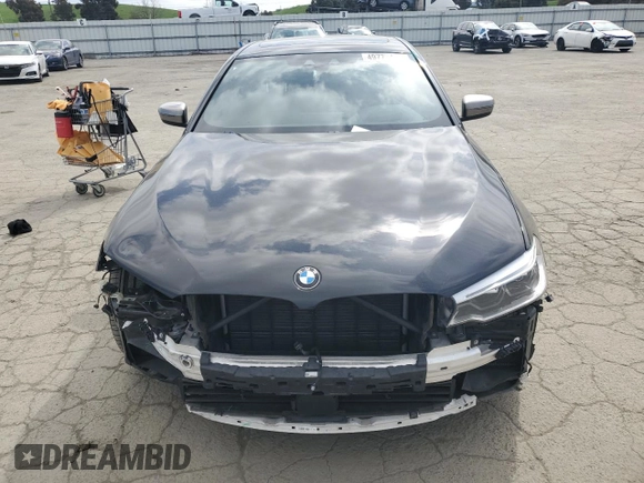 2020 BMW 5 Series M550i xDrive z VIN WBAJS7C09LCE11953, wystawiony jako Copart lot #49773175 z przebiegiem 40 329 mil mil oraz Szkoda całkowita • Salvage title. Historia ofert i sprzedaży dostępna na DreamBid. Obrazek 5.