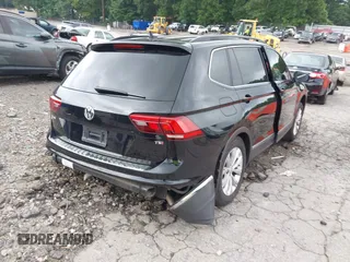2018 Volkswagen Tiguan SEL with VIN 3VV3B7AX4JM022644, listed as a IAAI auction lot 42422831 with 115,066 mi miles and . Bid and sale history available at DreamBid. Image 4.