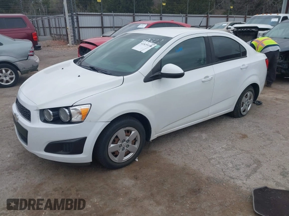 2014 Chevrolet Sonic LS z VIN 1G1JA5SH9E4180377, wystawiony jako IAAI lot #41839198 z przebiegiem 156 357 mil mil oraz . Historia ofert i sprzedaży dostępna na DreamBid. Obrazek 17.