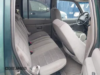 2000 Ford Explorer XLT z VIN 1FMZU63EXYZA22693, wystawiony jako IAAI lot #41350520 z przebiegiem 244 843 mil mil oraz . Historia ofert i sprzedaży dostępna na DreamBid. Obrazek 8.