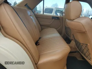 1987 Mercedes-Benz 300 E z VIN WDBEA30D5HA407789, wystawiony jako Copart lot #46482625 z przebiegiem 123 275 mil mil oraz Czysty tytuł • Clean title. Historia ofert i sprzedaży dostępna na DreamBid. Obrazek 10.